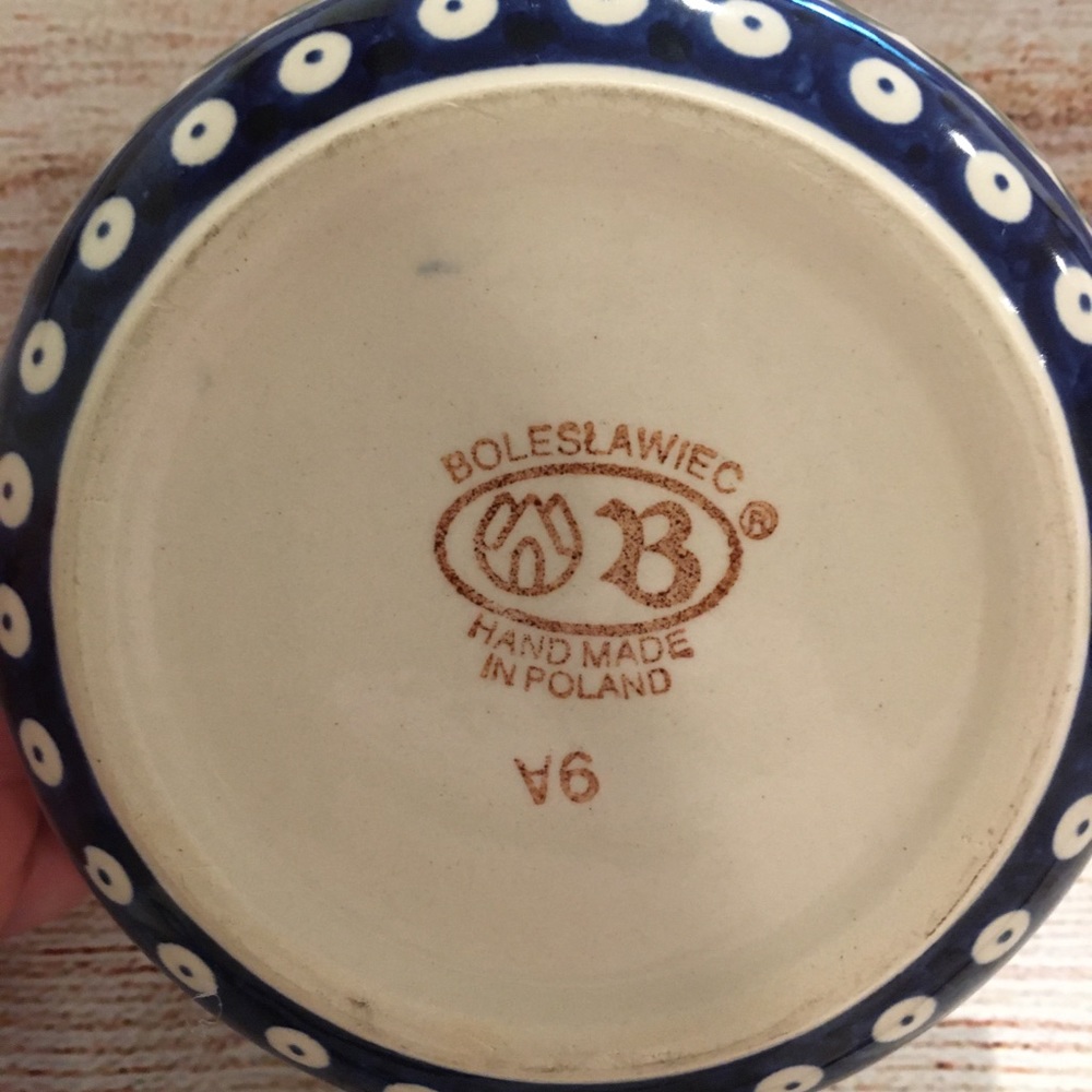 3/$40 Polish Pottery 6” Christmas Bowl - Picture 3 of 5
